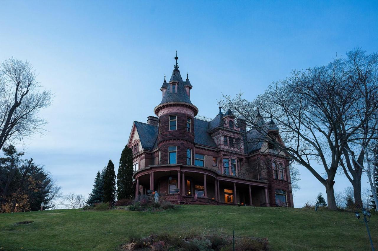 Henderson Castle Inn — photo 15