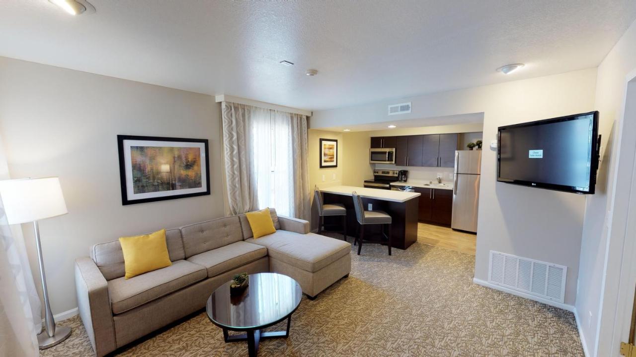 Chase Suite Hotel Newark Fremont — photo 17