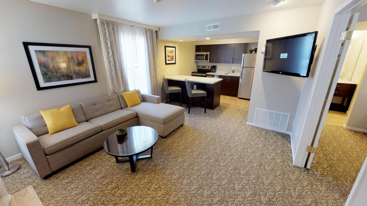 Chase Suite Hotel Newark Fremont — photo 21