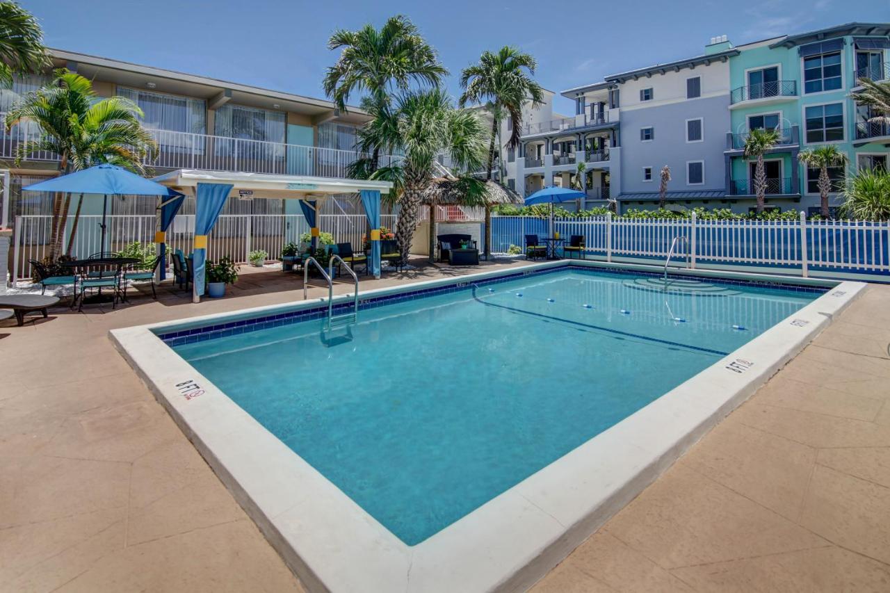 Castle by the Sea Motel — photo 17