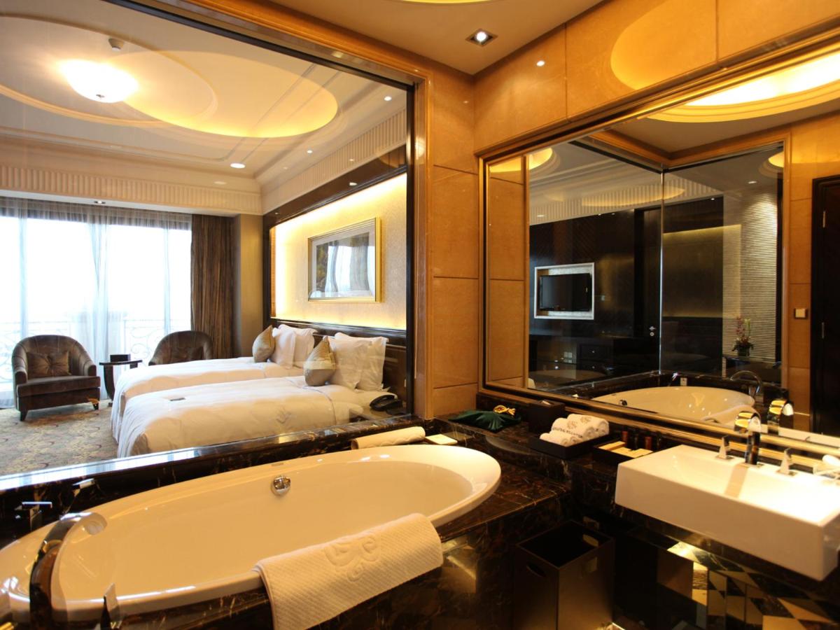 Chateau Star River Pudong Shanghai photo