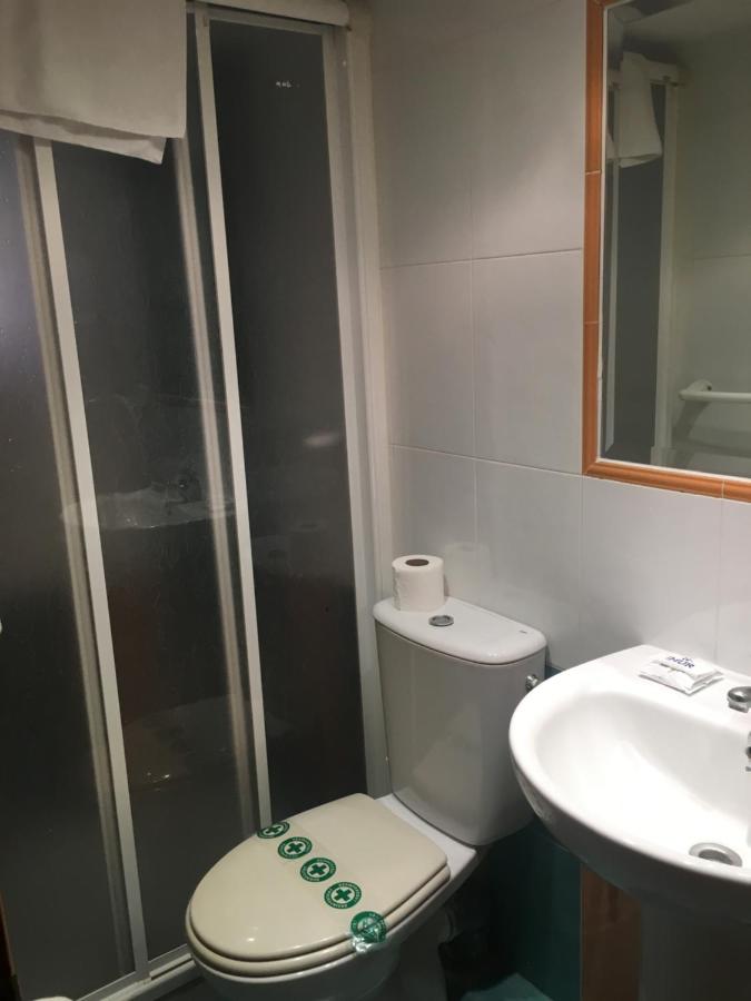 Apartamentos Turisticos Sol y Nieve, Jaca, Spain - Booking.com