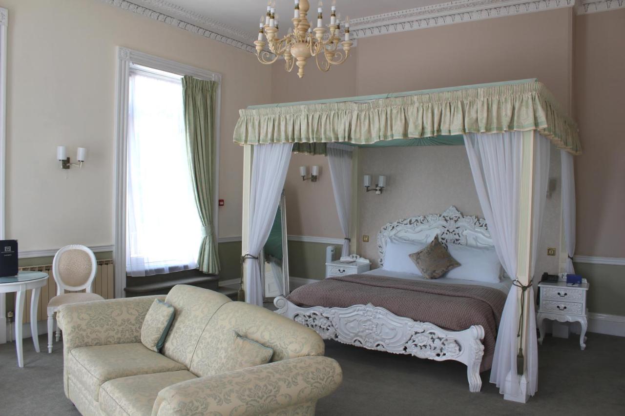 Manor of Groves Hotel - Laterooms