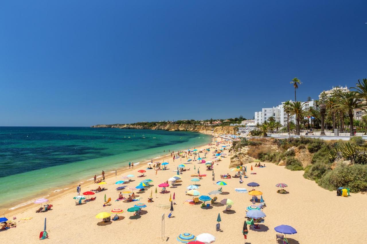 Hotel, plaża: Luxury Beach Apartment at Armação de Pêra