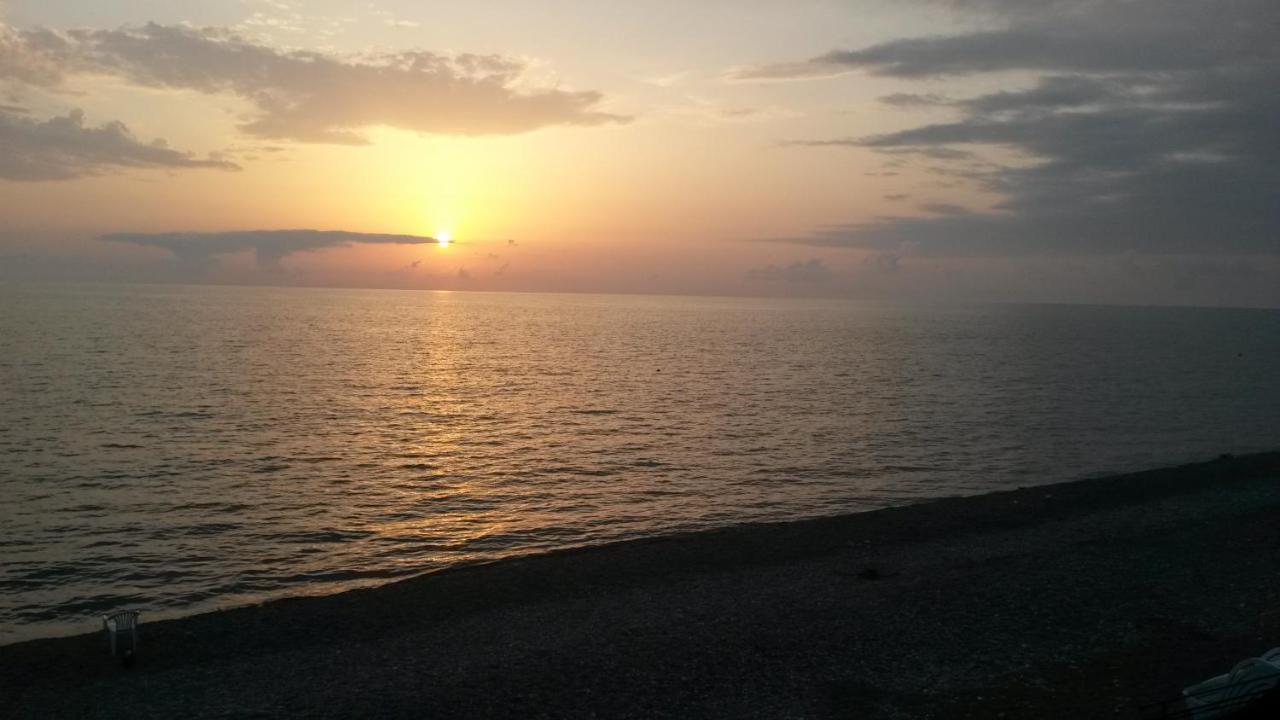 Beach: Seaside Apartment