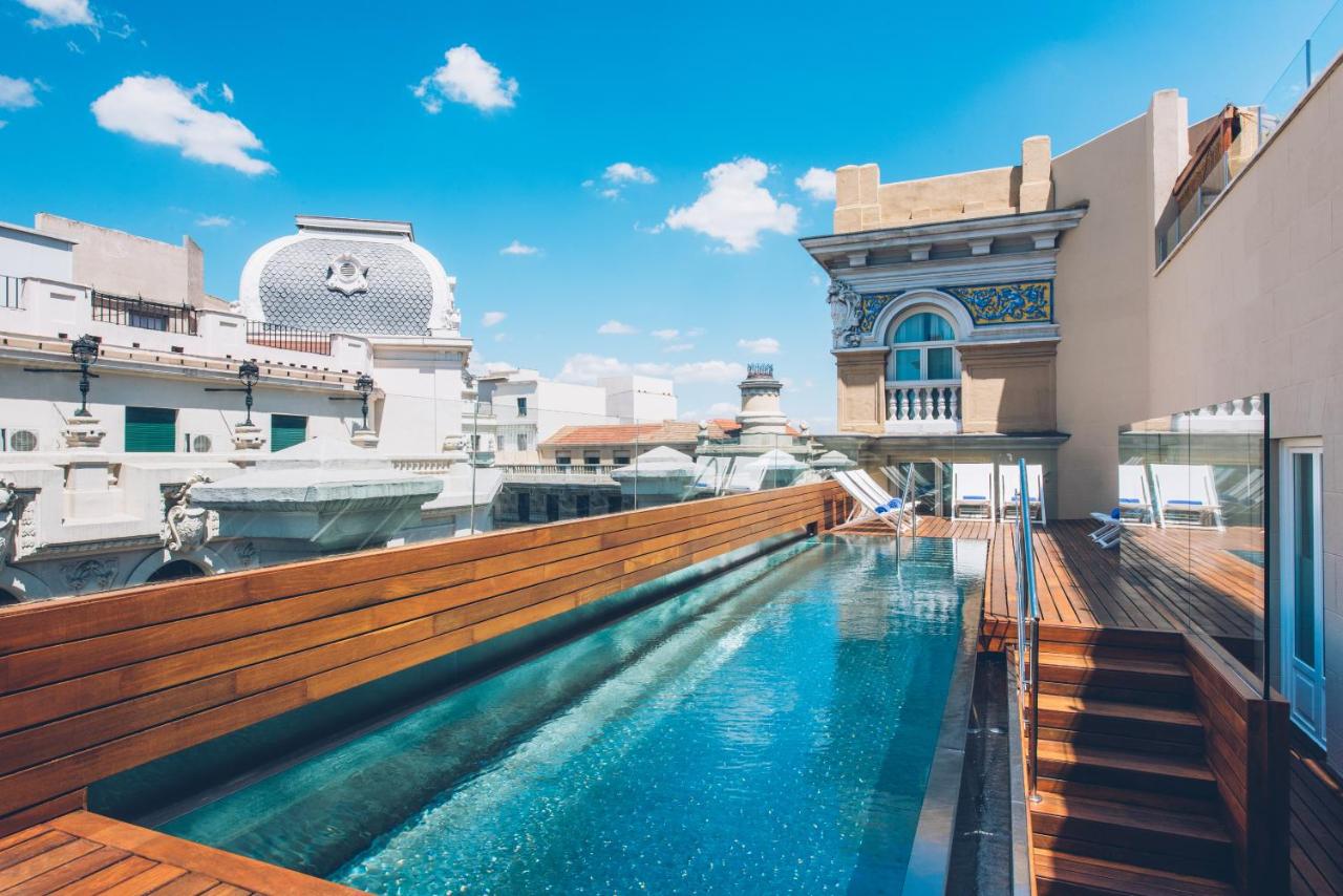 Rooftop swimming pool: Iberostar Las Letras Gran Via