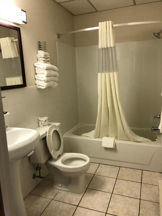 Americas Best Value Inn - Palmyra/Hershey — photo 3