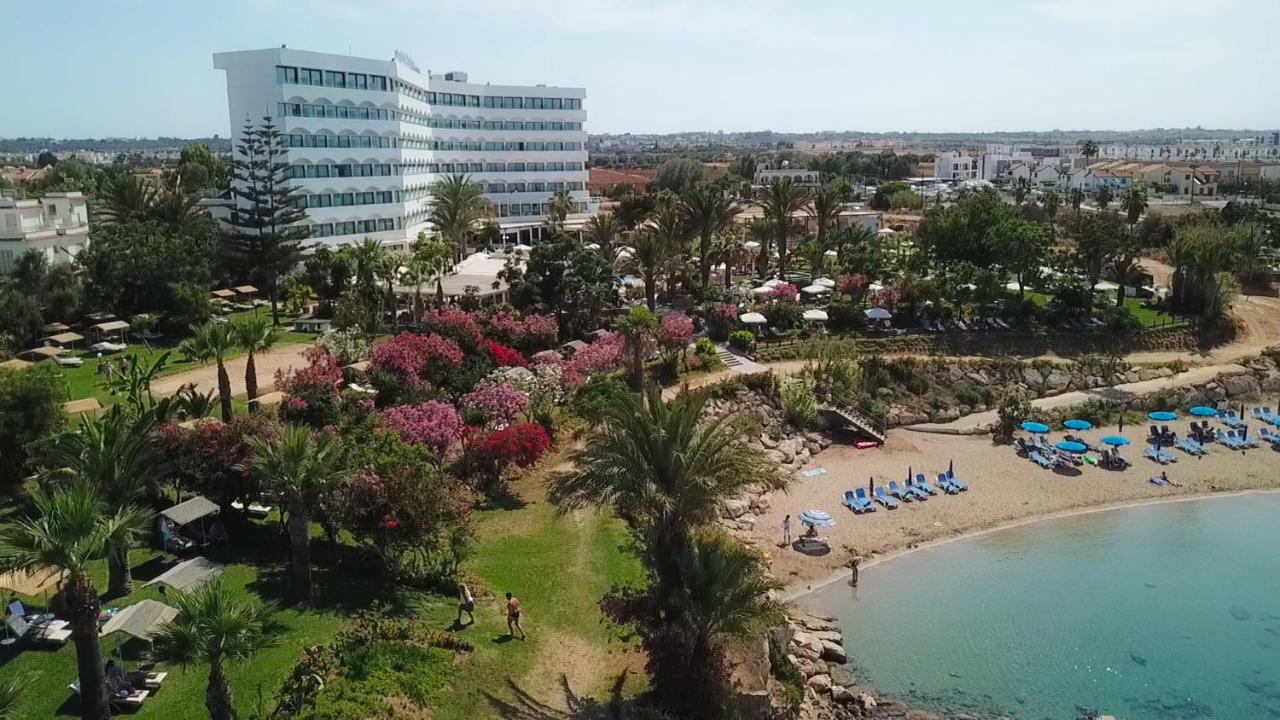 Crystal Springs Beach Hotel photo