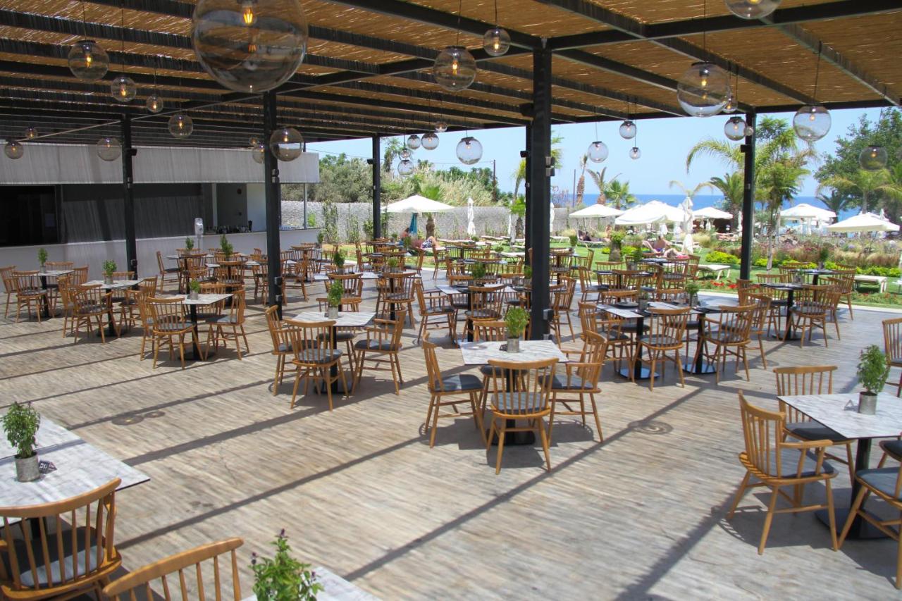 Crystal Springs Beach Hotel photo