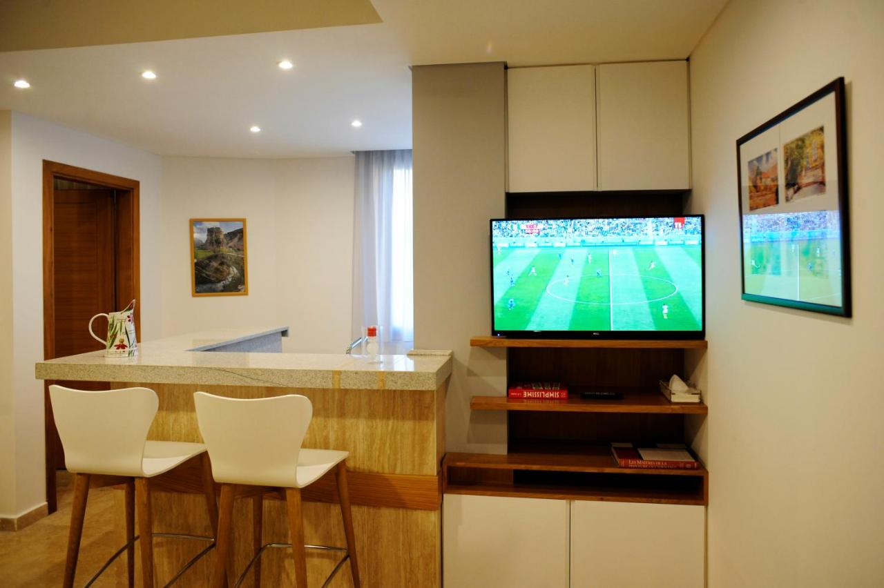Grey Pearls Suites photo