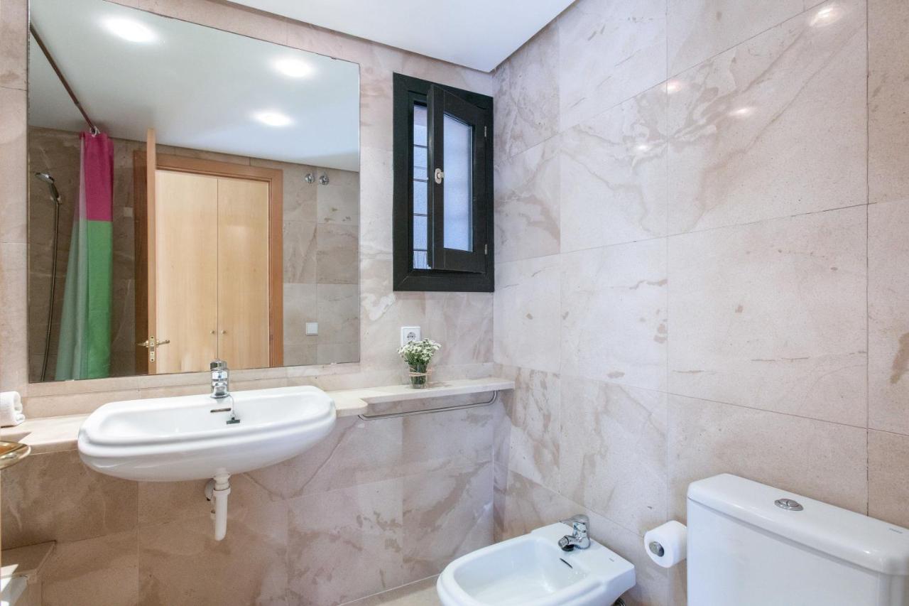 Apartment Flateli Pou Rodó 1, Girona, Spain - Booking.com