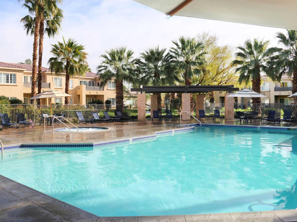 Heated swimming pool: Raintree's Cimarron Golf Resort Palm Springs