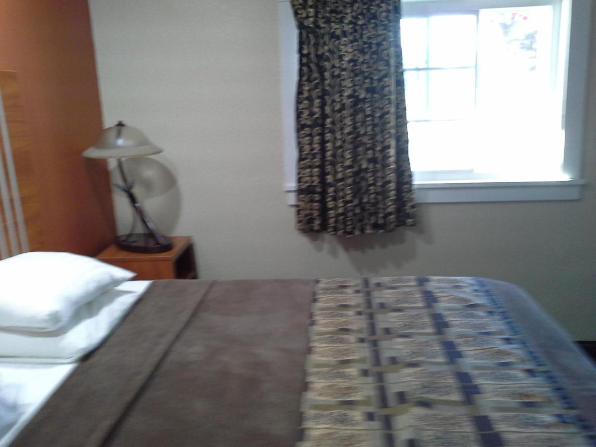 Economy Inn — photo 11