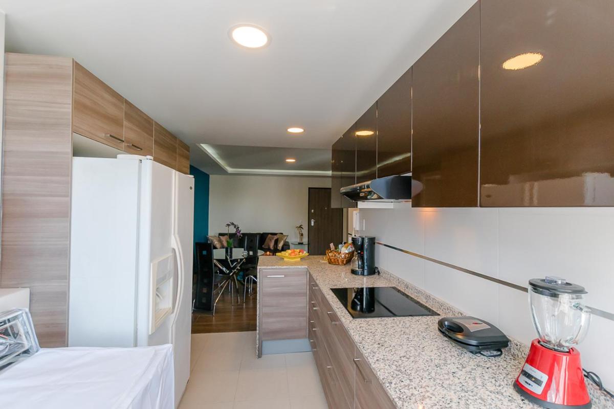 Suite de Lujo, Piso Alto, junto Parque Carolina