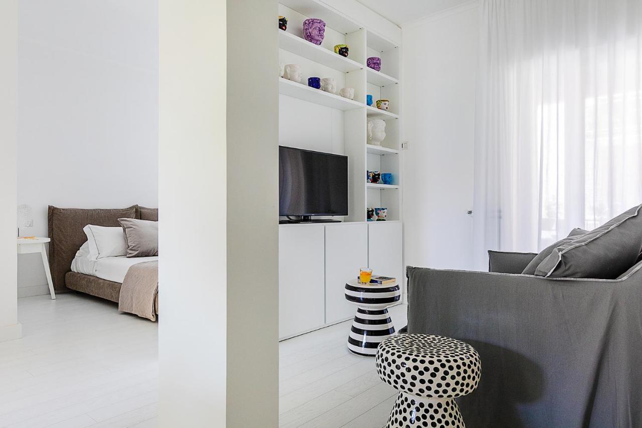 White Stylish Apartments 2 photo
