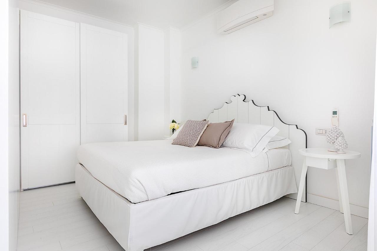 White Stylish Apartments 2 photo