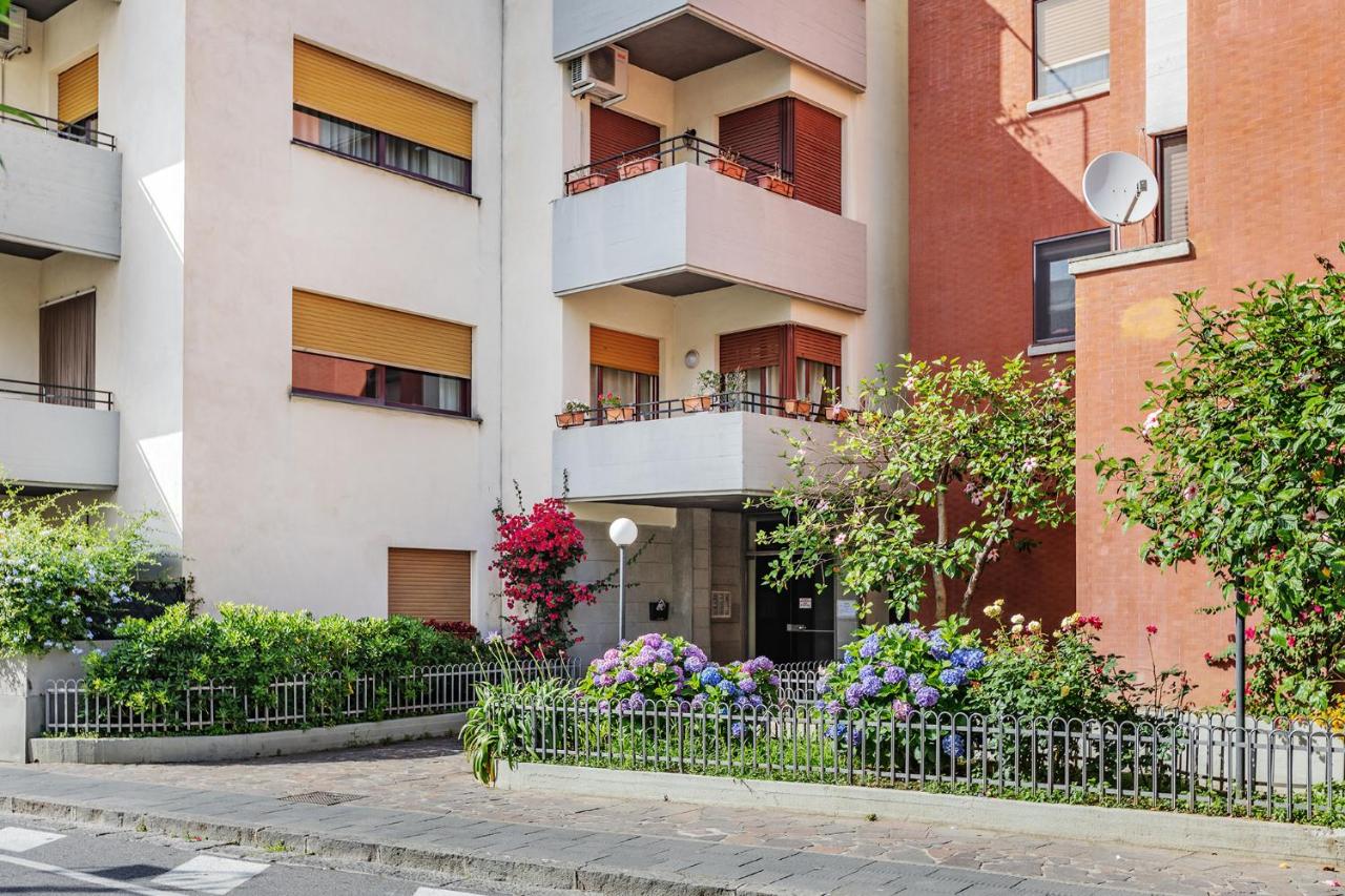 White Stylish Apartments 2 photo