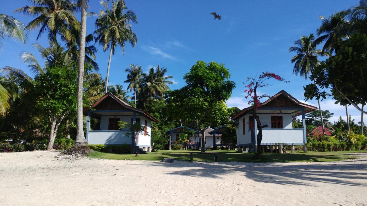 New Raya Nias Beach Bungalows Indonesien Lagudri Booking Com