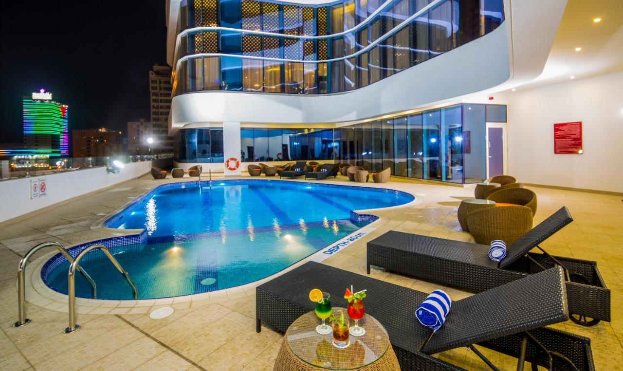 Arch Hotel photo