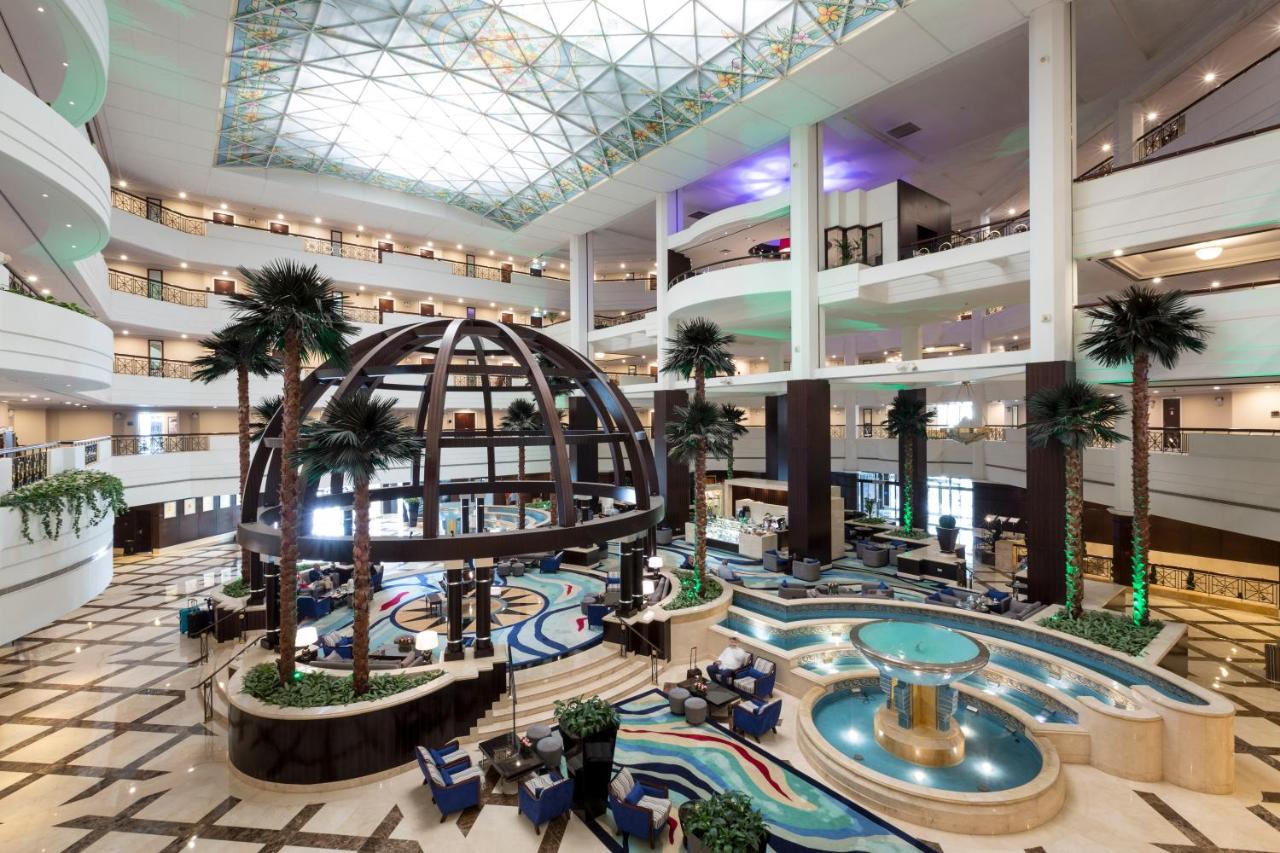 Mövenpick Grand Al Bustan photo