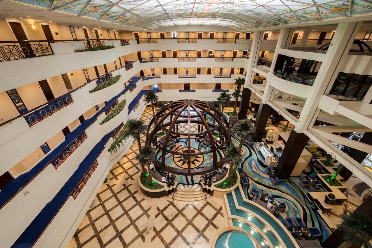 Mövenpick Grand Al Bustan photo
