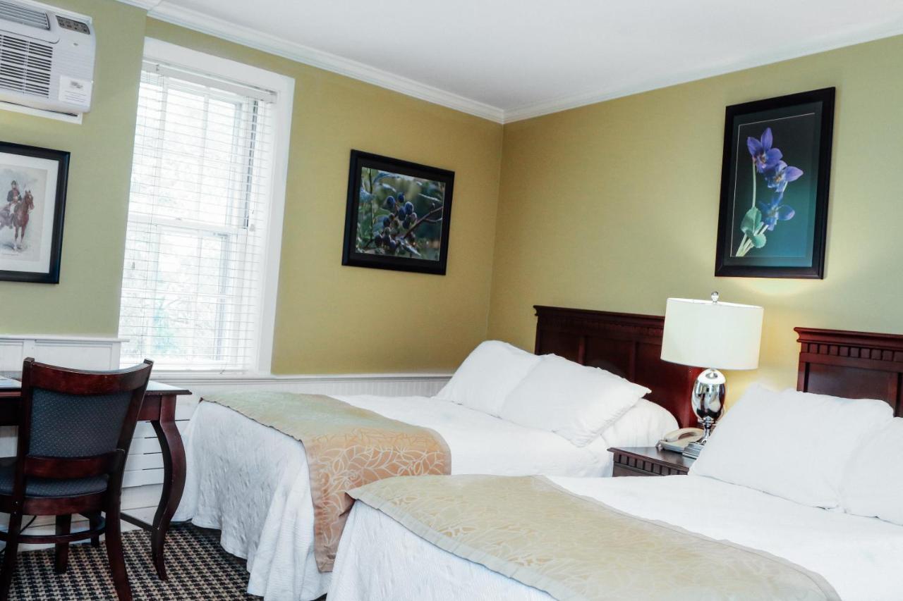 Concord's Colonial Inn — photo 17
