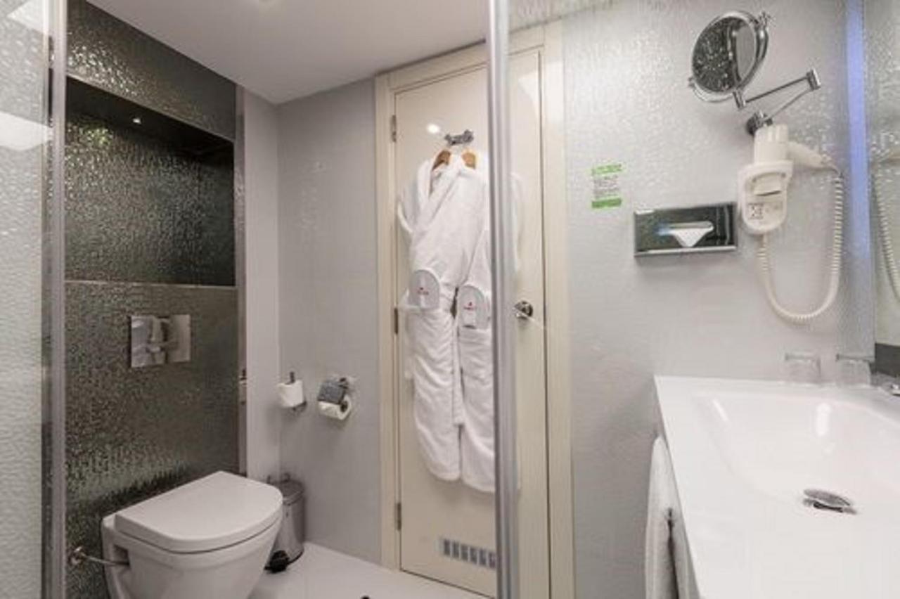 Ramada by Wyndham Sofia City Center photo