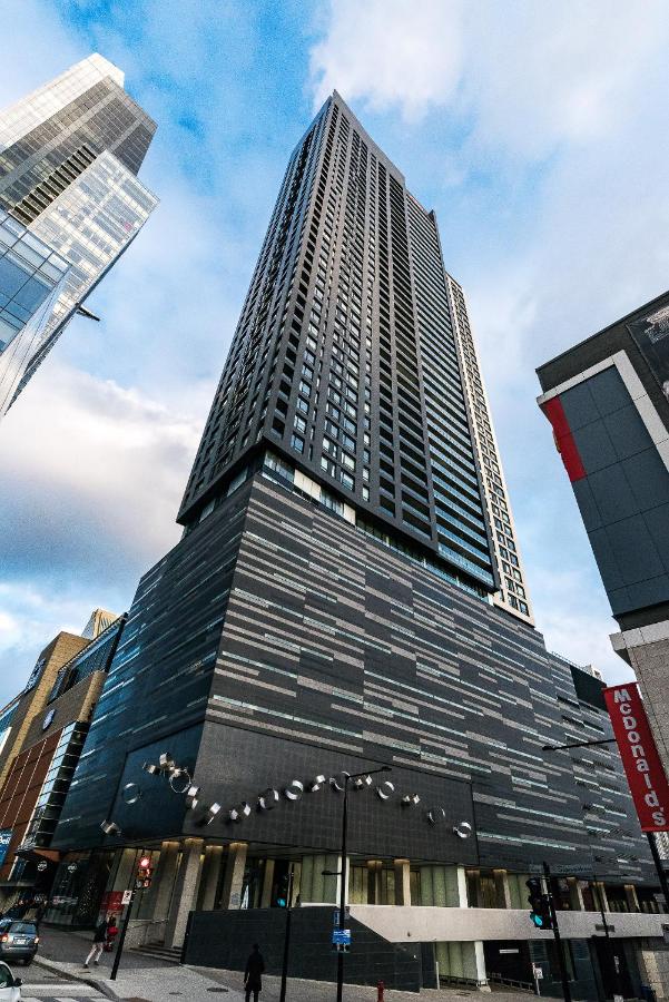Luxury home in downtown Montreal photo