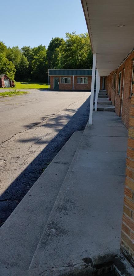 Mt Morris Motel — photo 1