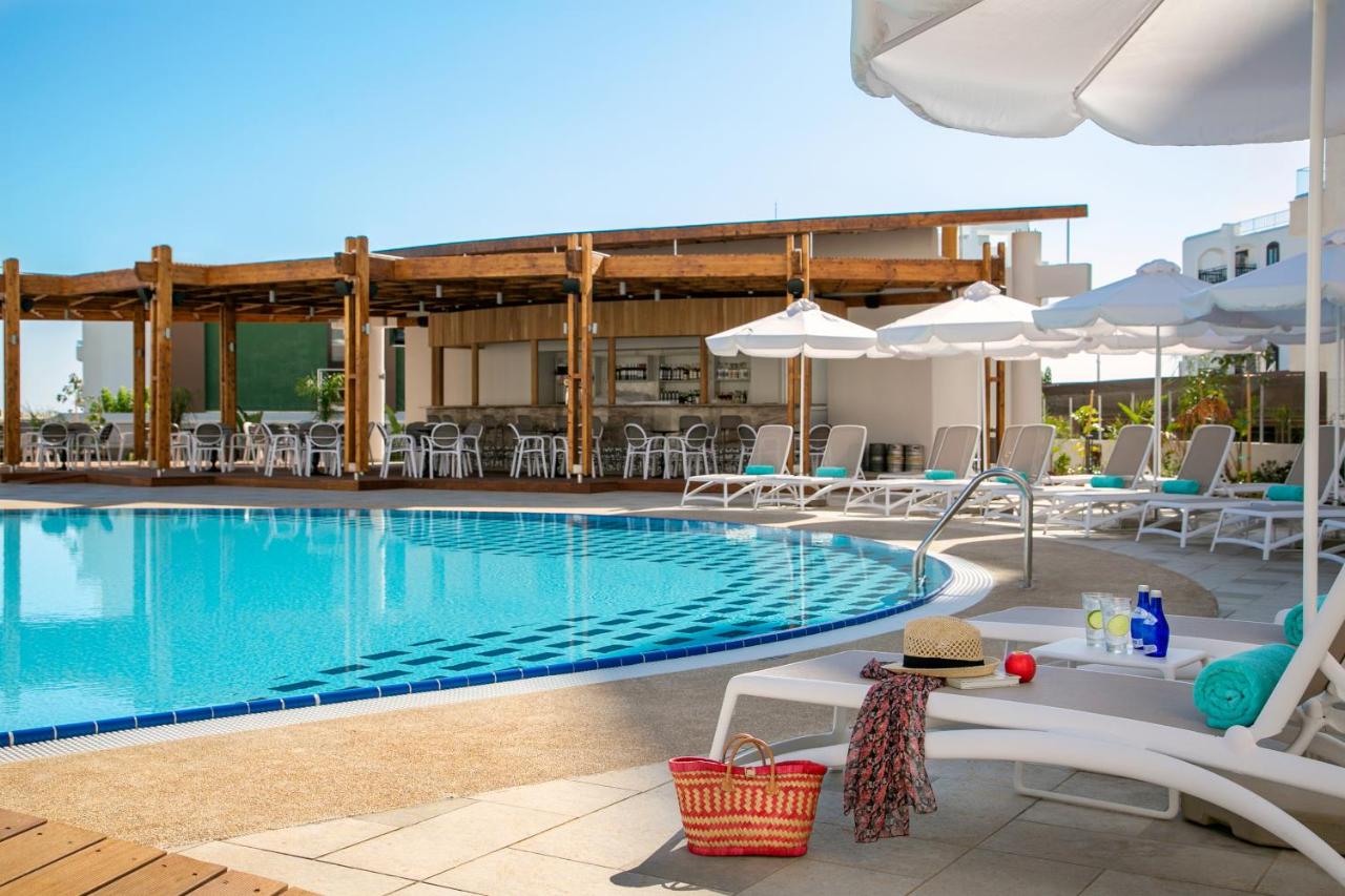 Vangelis Hotel & Suites photo