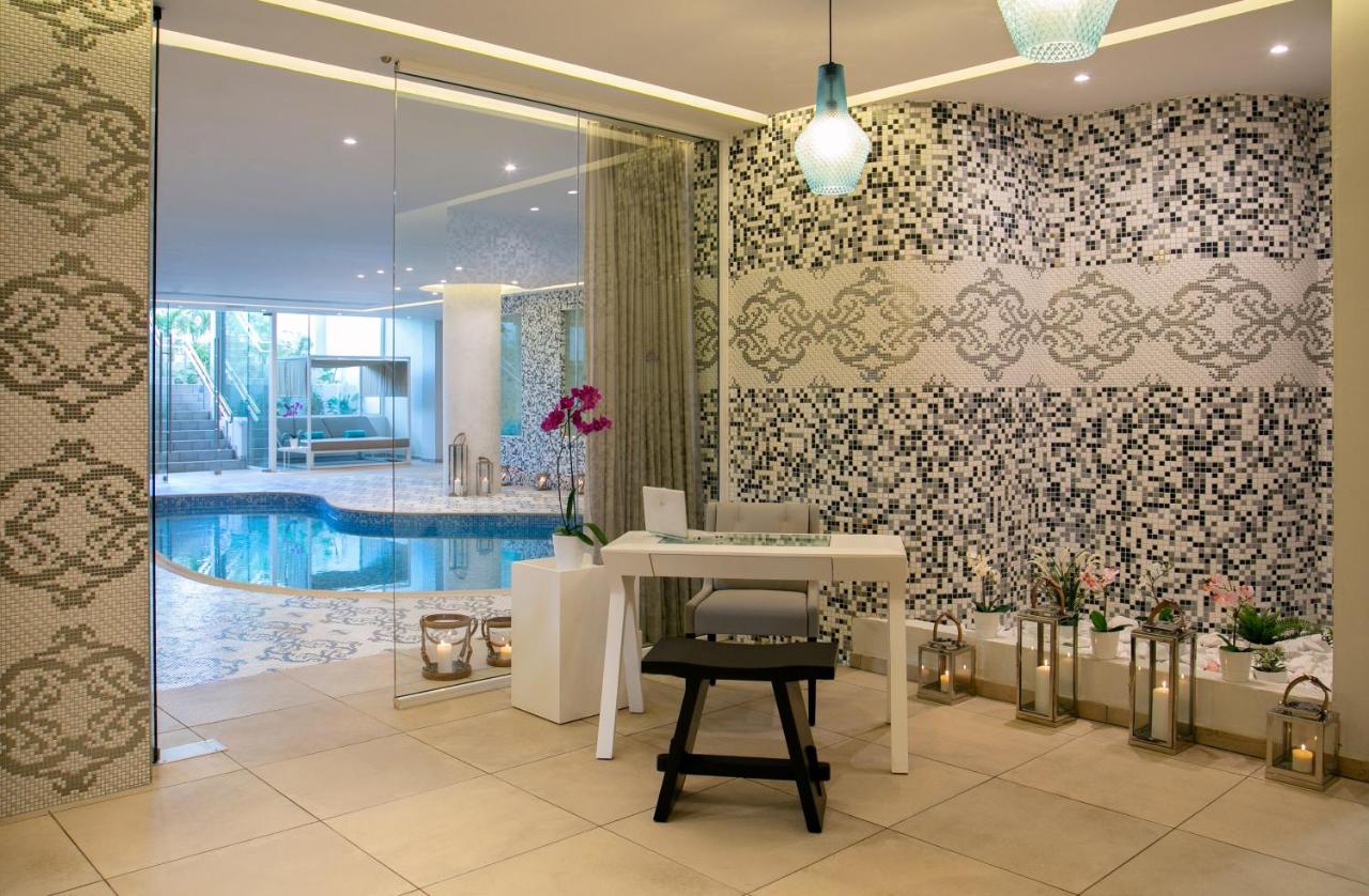 Vangelis Hotel & Suites photo