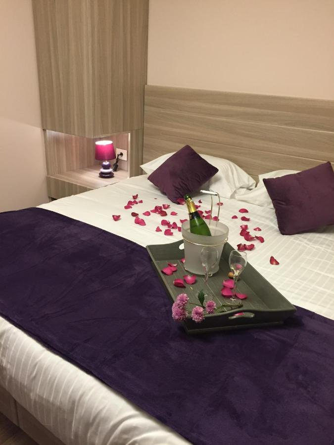 HOtello guest suites photo