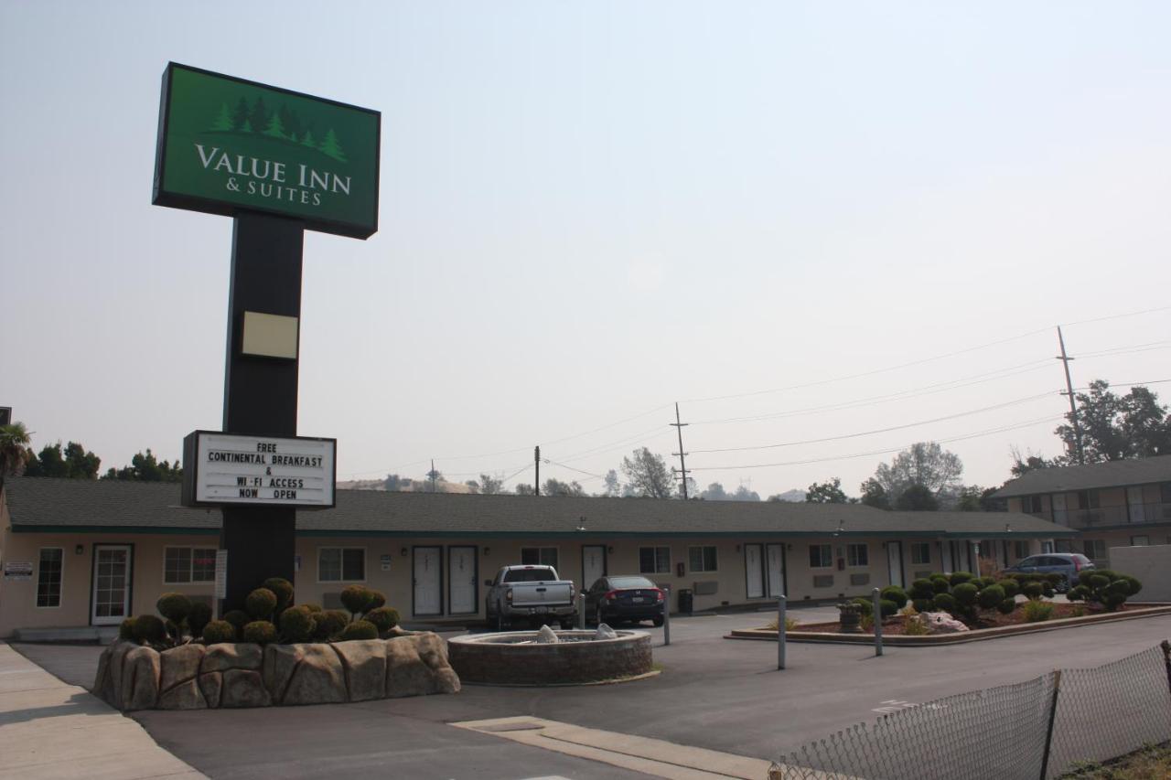 Deluxe Inn — photo 1