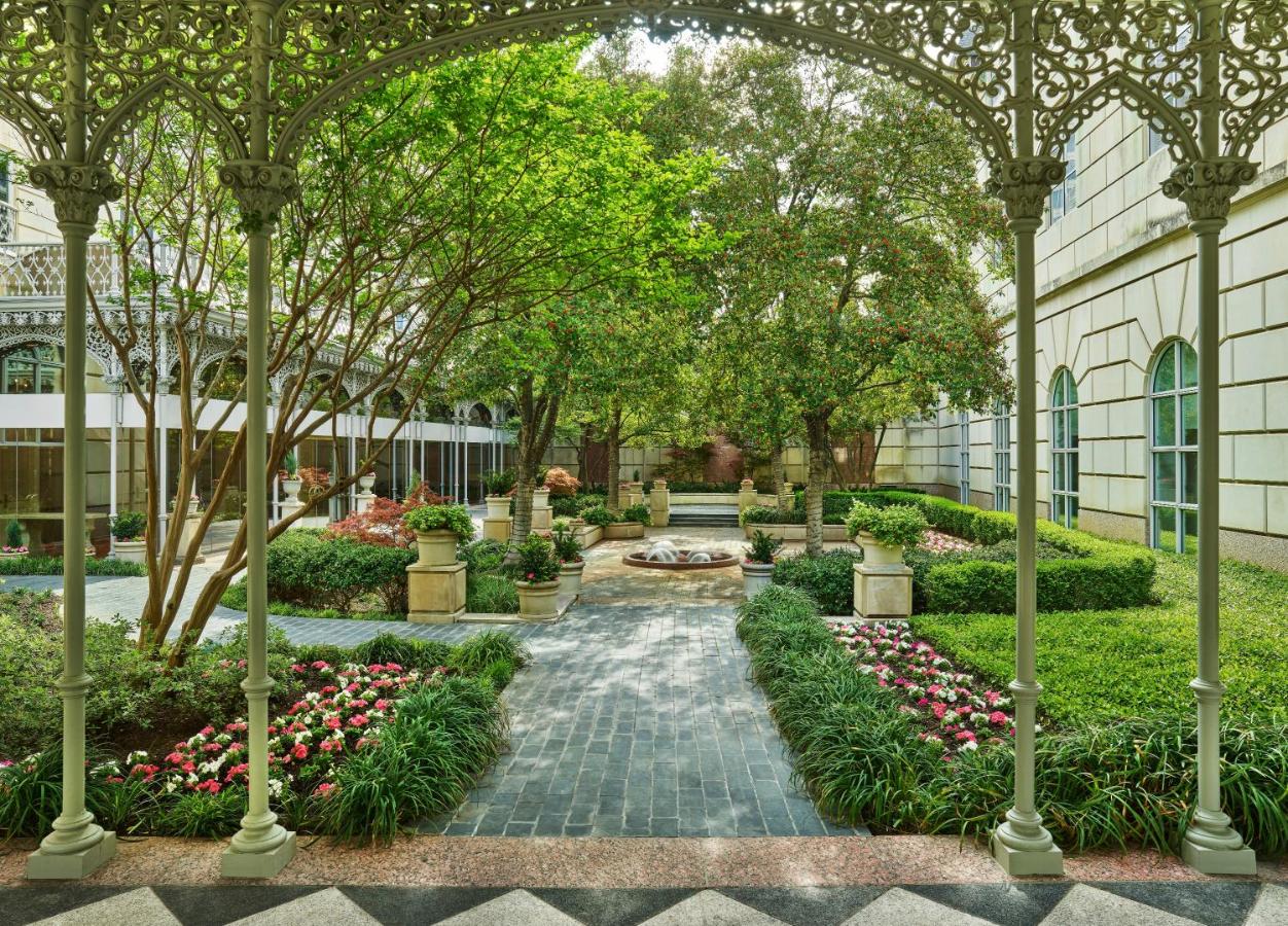 Hotel Crescent Court — photo 19