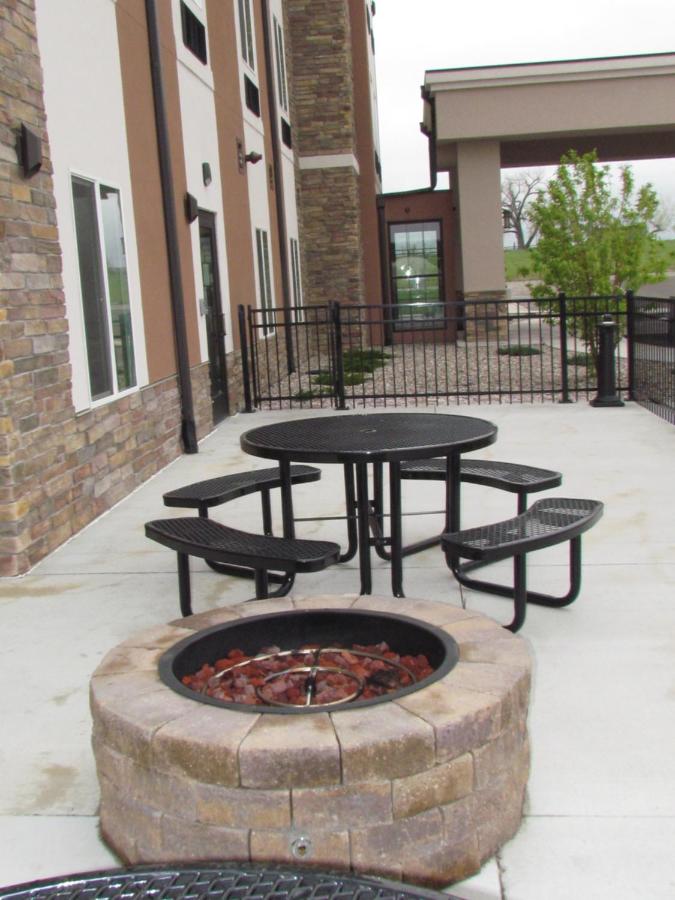 Heartland Inn & Suites — photo 10