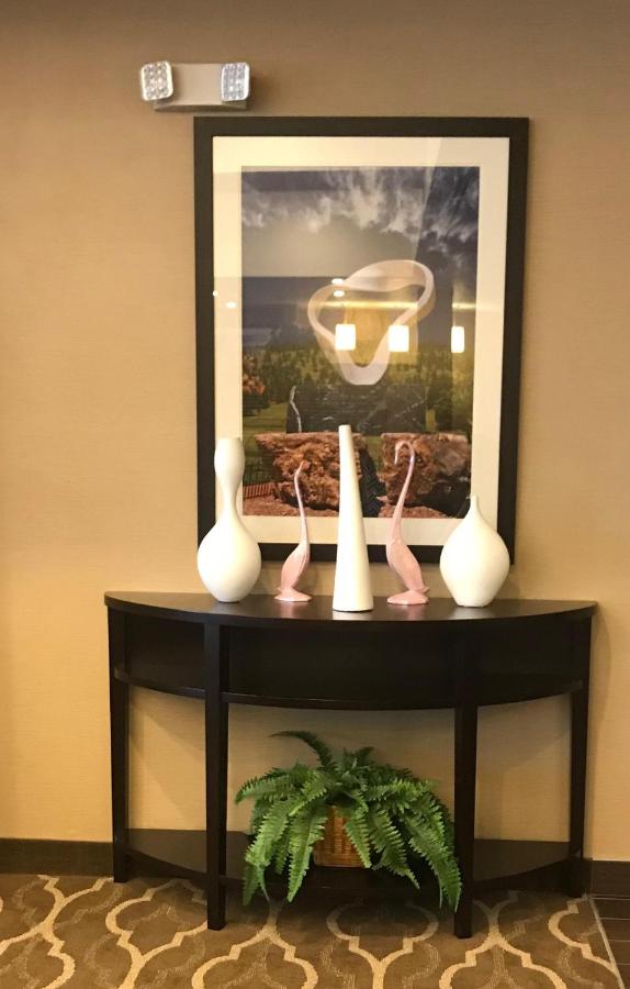 Heartland Inn & Suites — photo 18