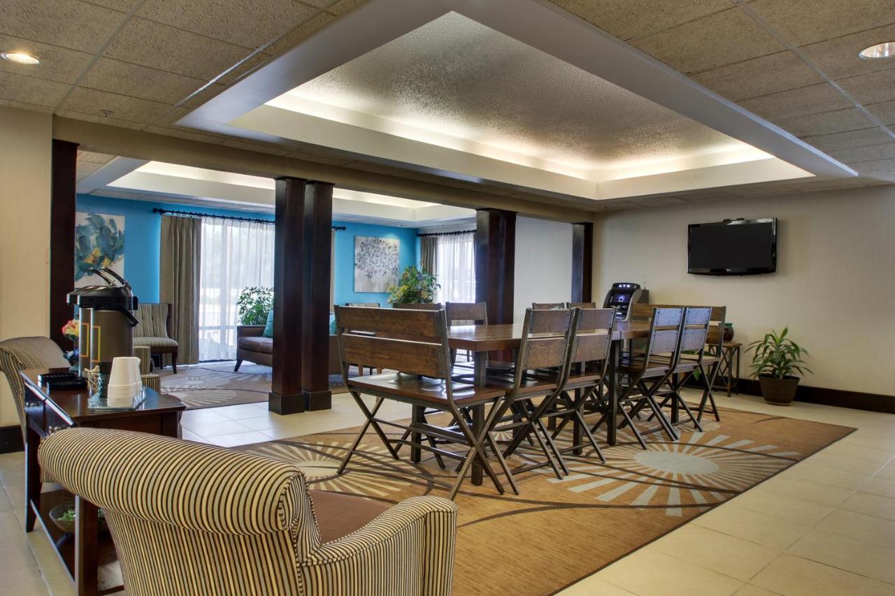 Greenfield Inn & Suites Owensboro, KY Airport — photo 14