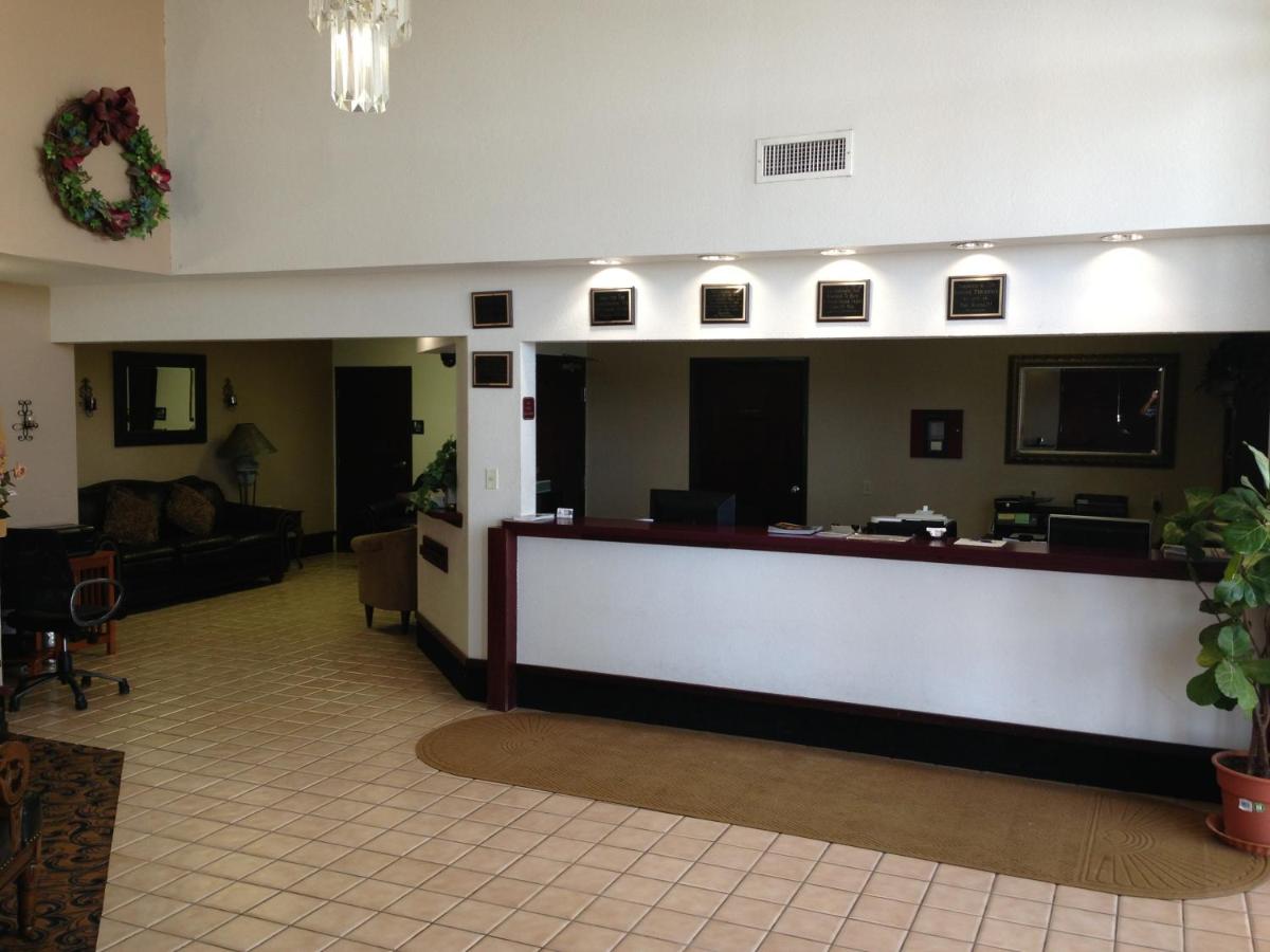 Brentwood Inn & Suites — photo 8
