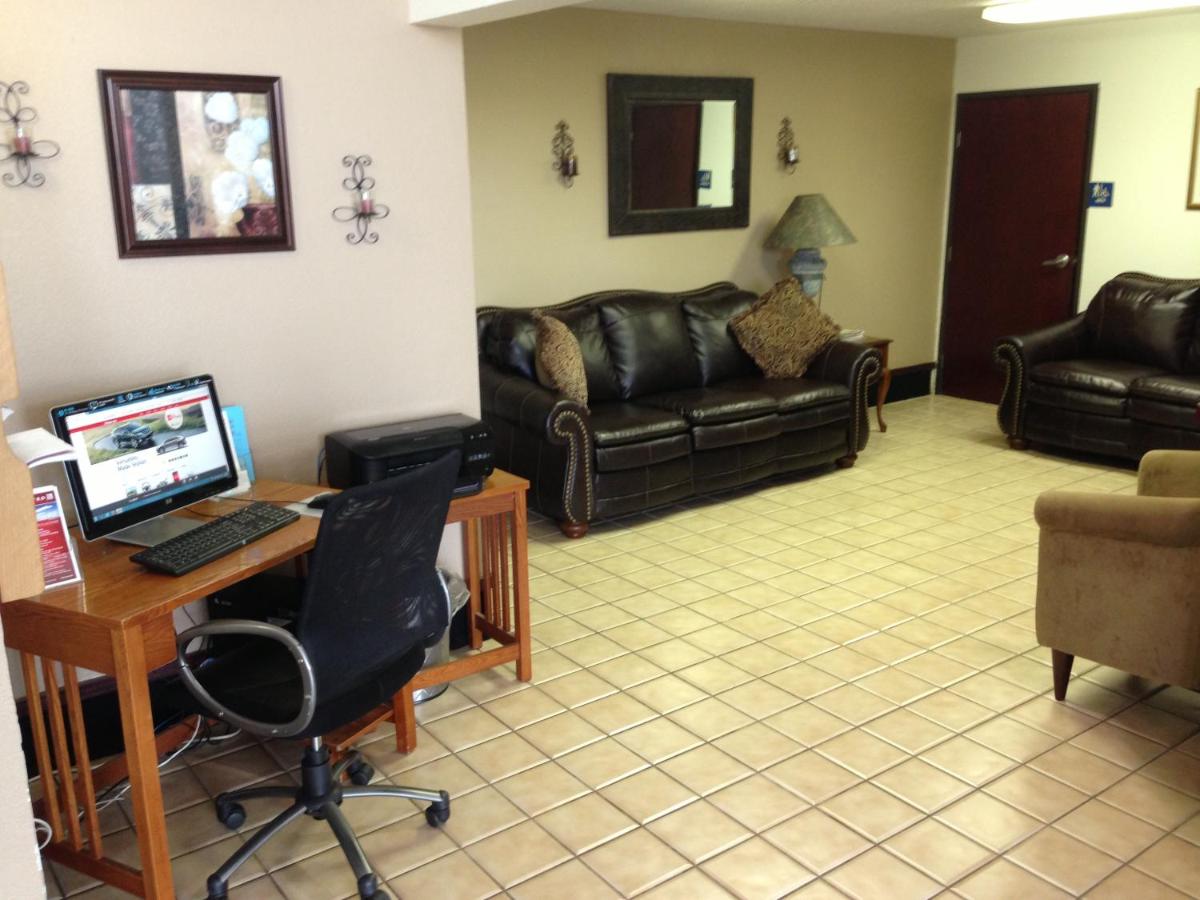 Brentwood Inn & Suites — photo 23