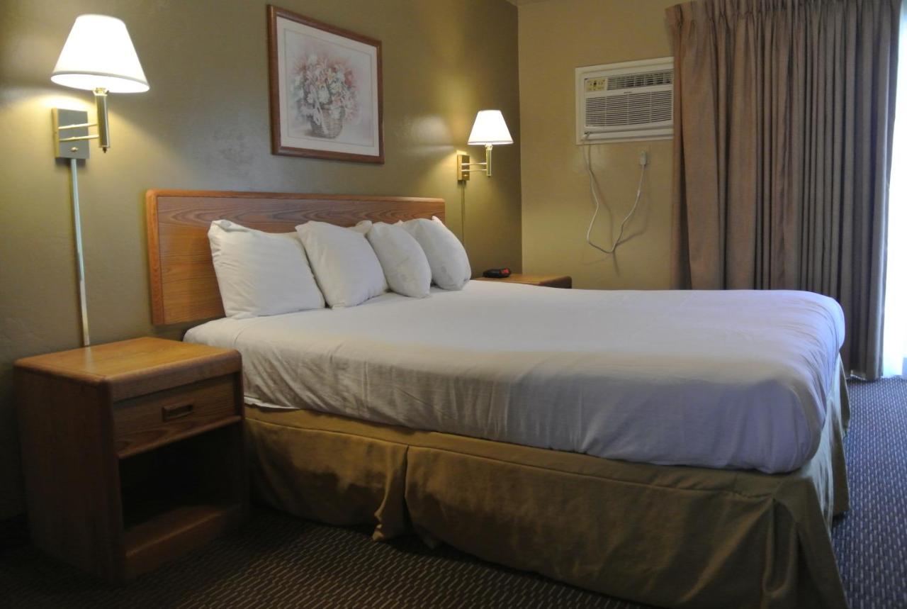 Vino Inn & Suites — photo 24