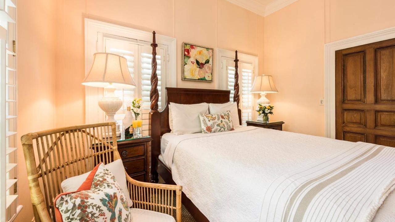 Old Town Manor — photo 13
