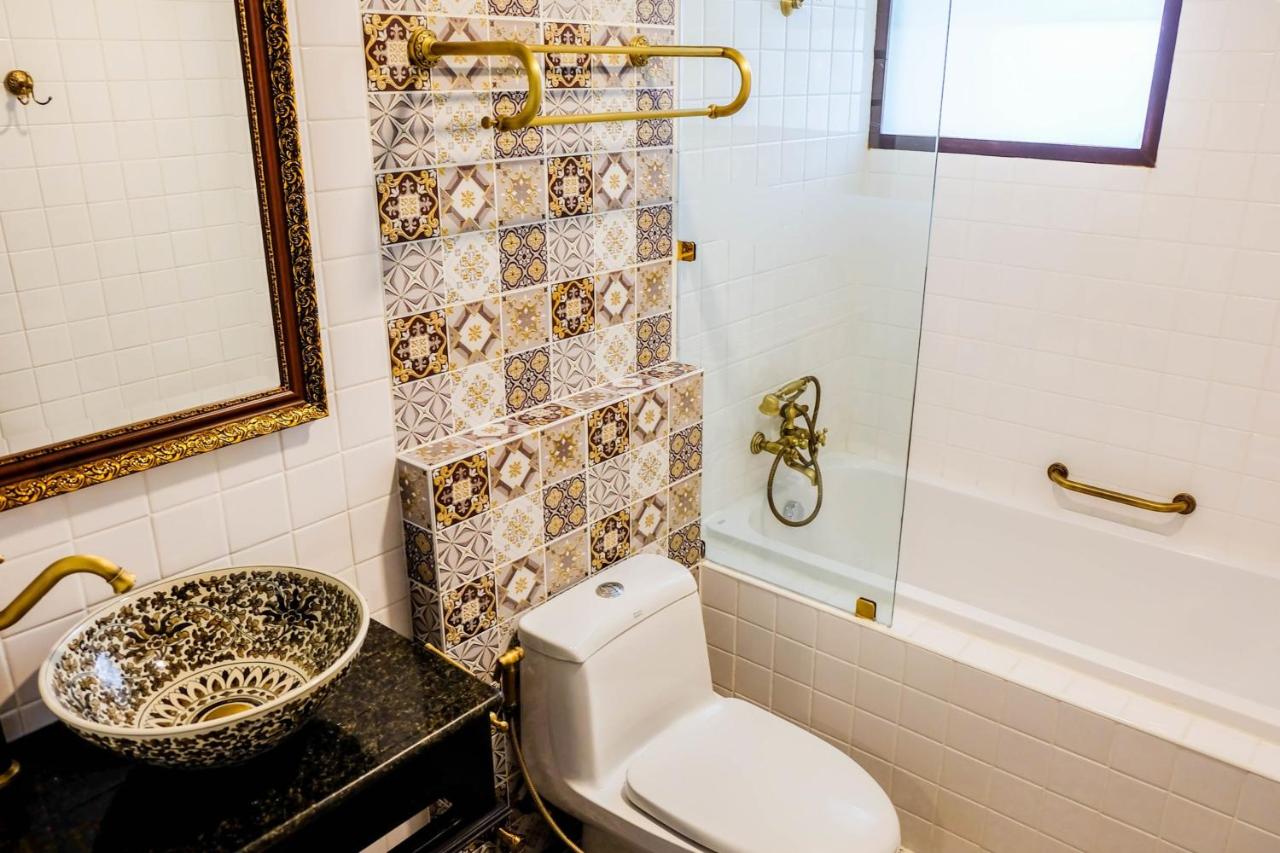 Siri Heritage Bangkok Hotel - 3