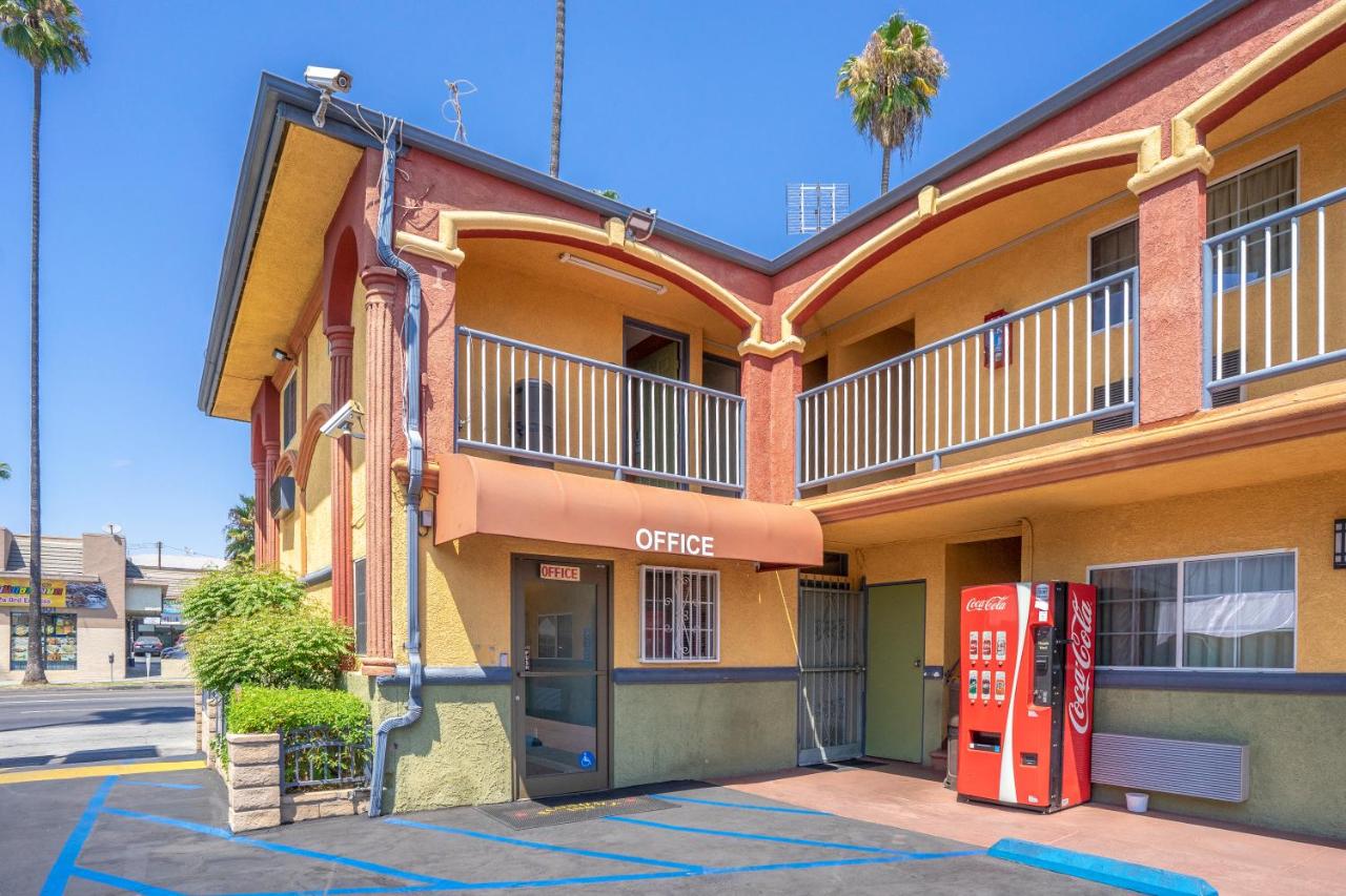 Economy Inn Hollywood — photo 21