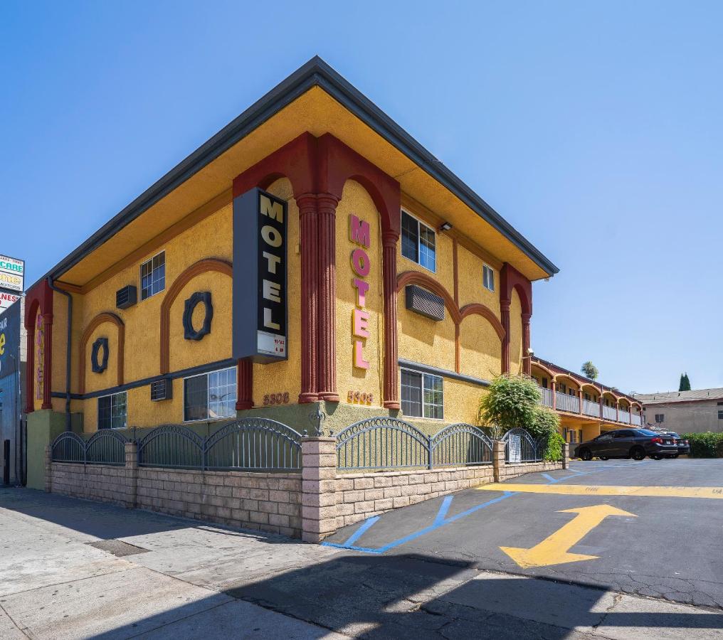 Economy Inn Hollywood — photo 22