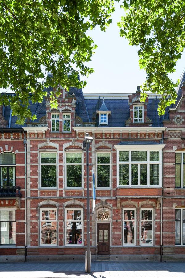 Het gebouw waarin het hotel zich bevindt