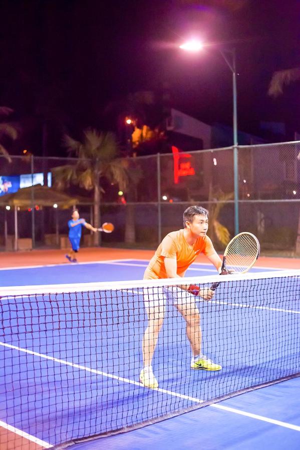 Tennis court: Sai Gon Dong Ha Hotel