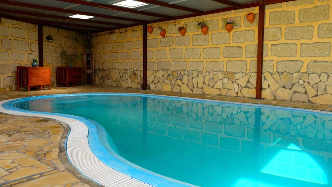Casa en finca de uva con piscina privada, cubierta y ...