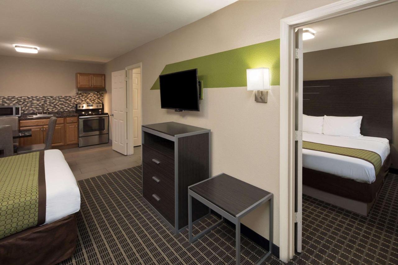 Days Inn & Suites by Wyndham Athens photo