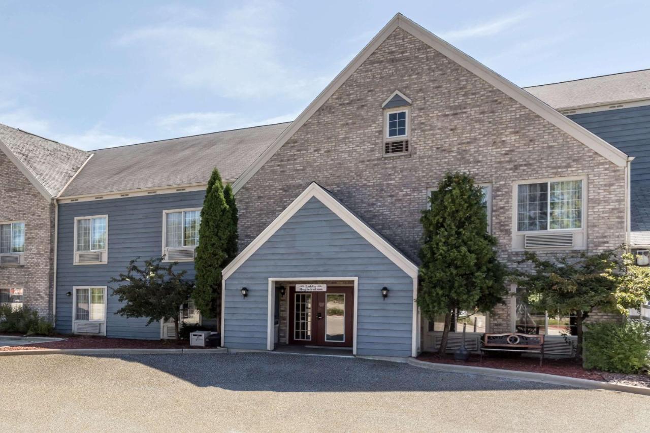 Image: Baymont by Wyndham Mequon Milwaukee Area