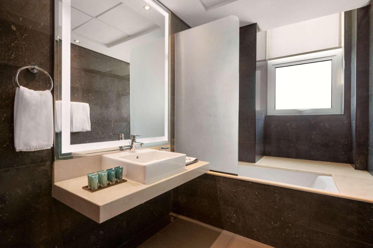Ramada by Wyndham Manama City Centre photo